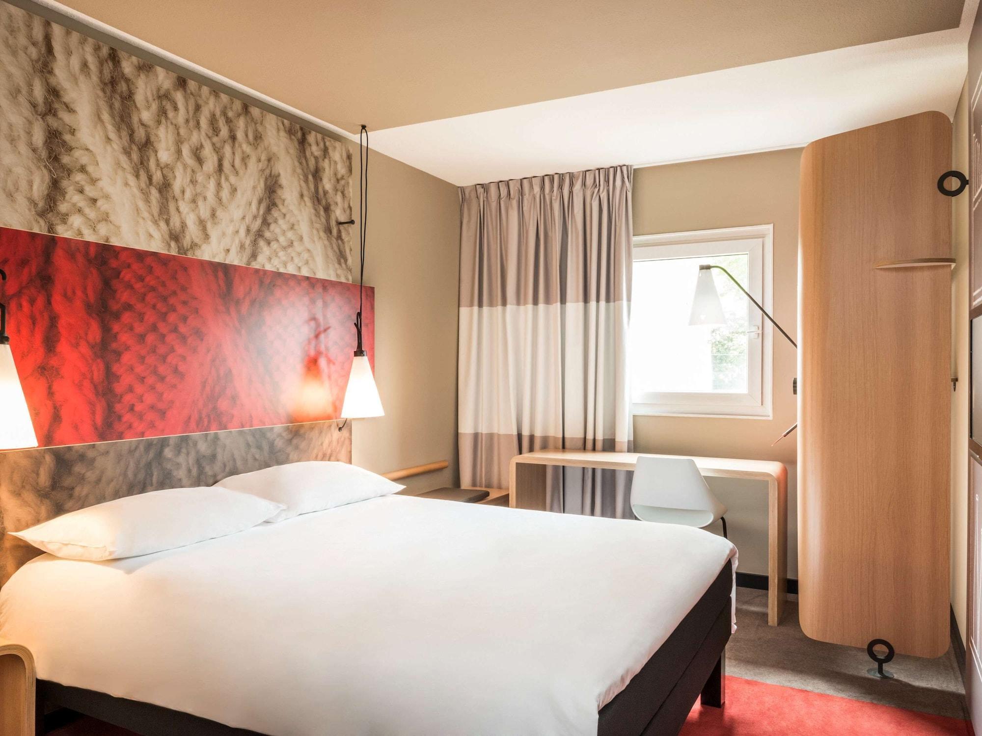 Готель Ibis Carcassonne Est La Cite Екстер'єр фото