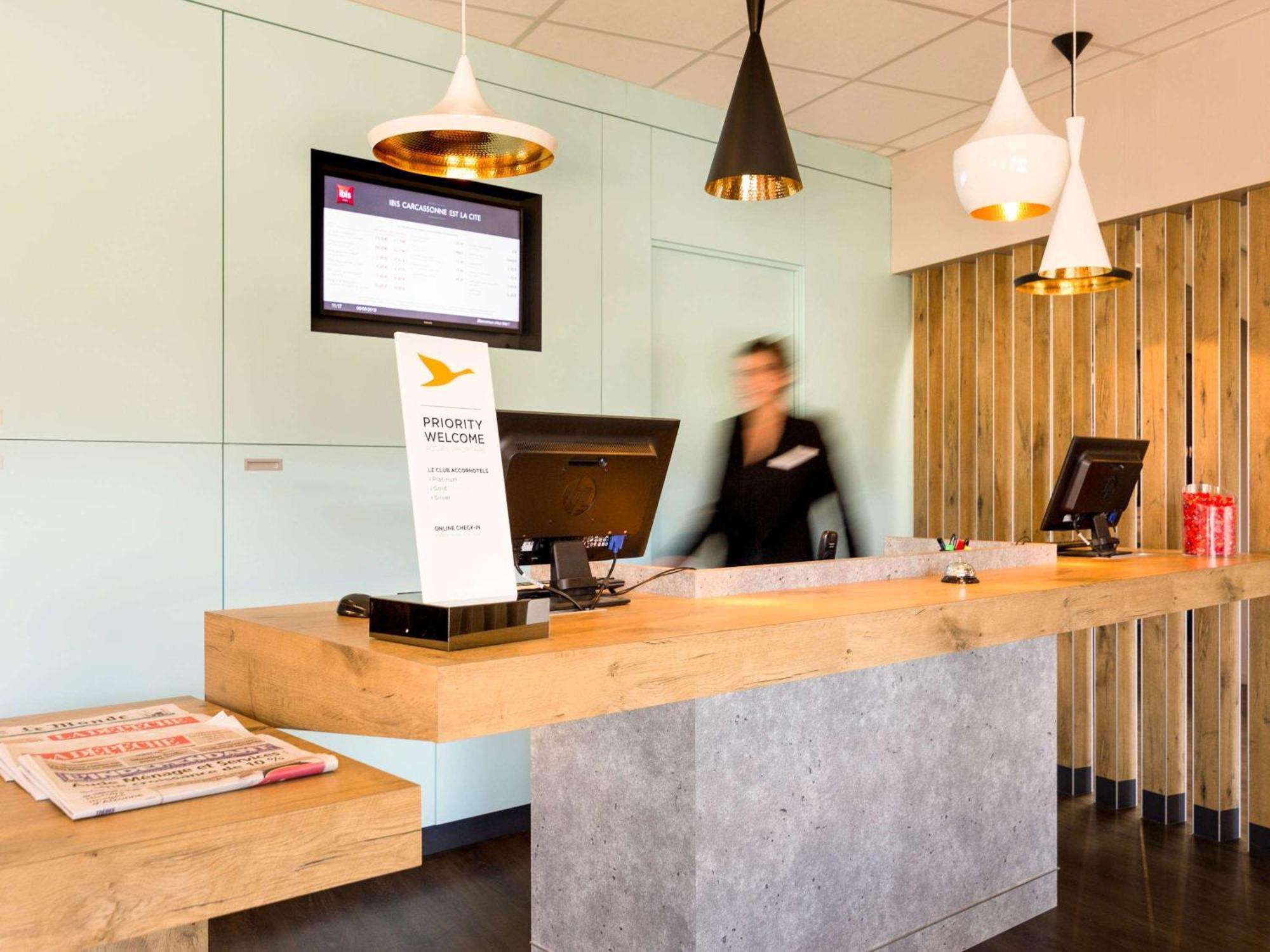 Готель Ibis Carcassonne Est La Cite Екстер'єр фото